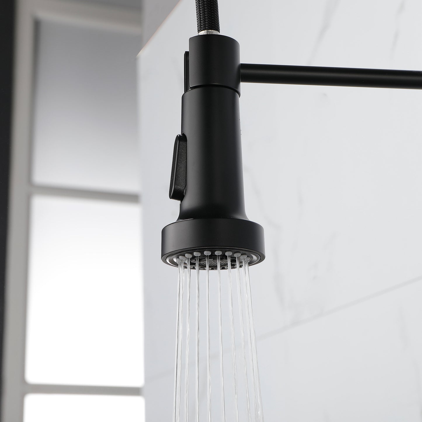 Solid Brass Kitchen Sink Faucet with Pull Down Sprayer - Matte Black