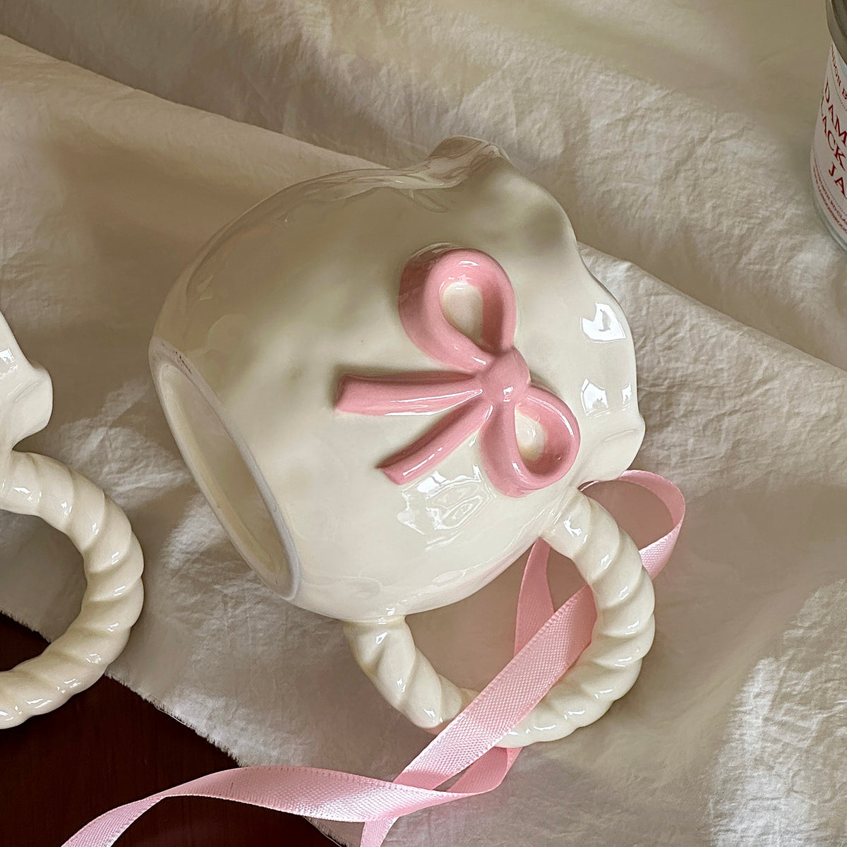 Hand Painted Embossed Flower Ceramic Mug with Large Capacity