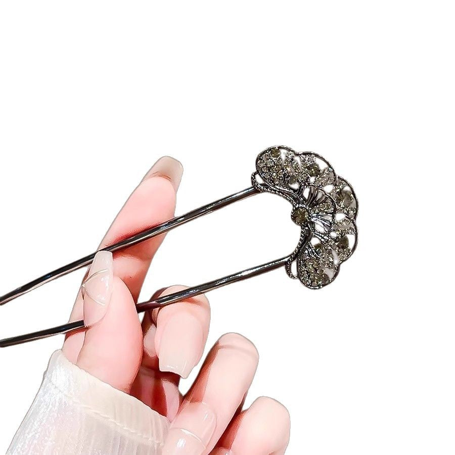 Retro Floral Hairpin with Alloy Fan Shape - Black