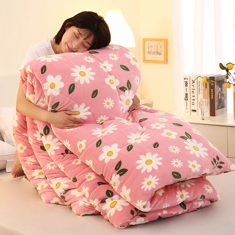 Double-Sided Milk Fleece Quilt for Dormitory - Skin-Friendly & Warm Bedding