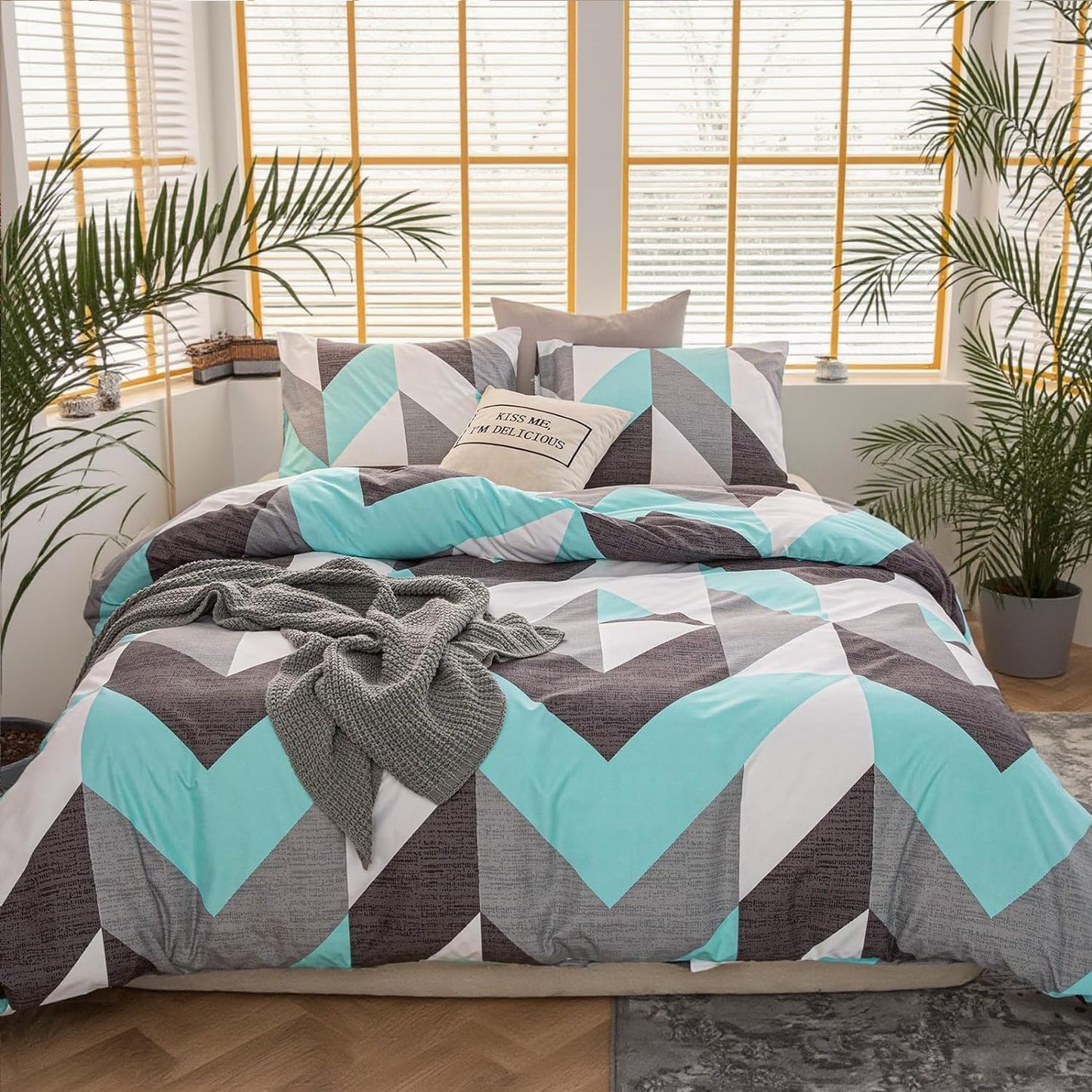 Bedding Set with Comforter and Pillowcases - Multiple Sizes