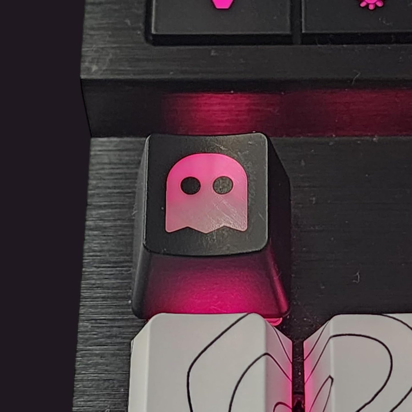 Alien Backlit Keycap Set - Custom kecaps for Cherry MX Mechanical Keyboard, SA Profile, R4 Keycaps, Translucent Backlight, PC Gaming Gifts, Personalized Keycap (Alien/Escape Key)
