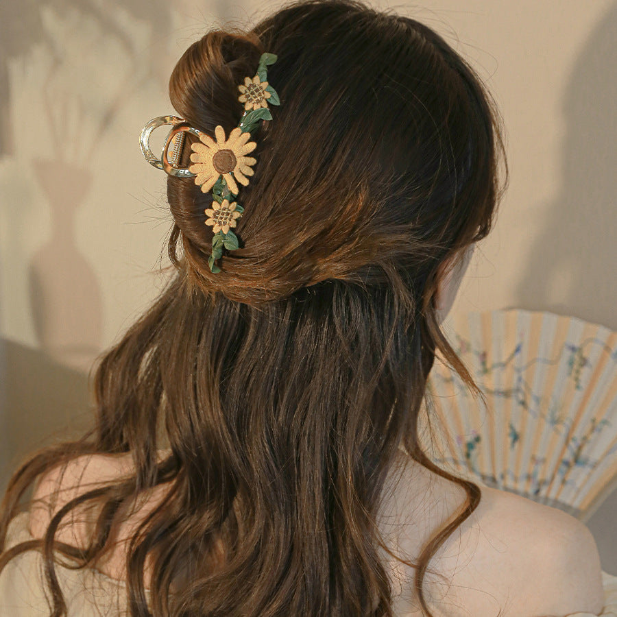 Flower Hairpin for Women Small Daisy Clip Elegant Hair Accessory