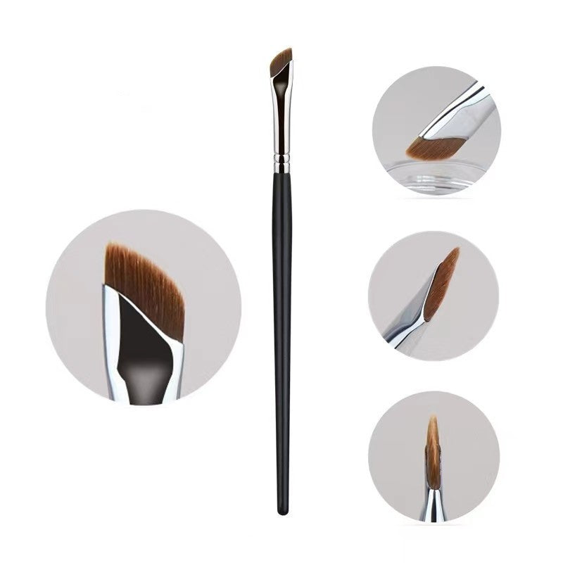 Eyeliner Brush - Oblique Edge Makeup Brush for Precise Eye Definition