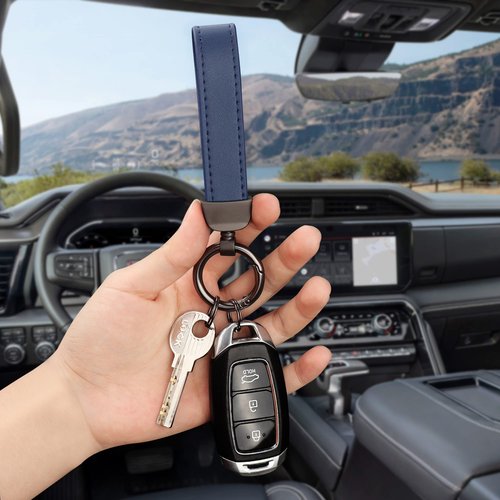 Turcee Leather Car Keychain, Creative Personality Key Fob, Accessories Universal Keychain for Men and Women (Blue)