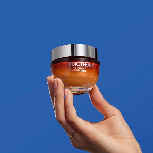 Biotherm Blue Therapy Amber Algae Revitalize Night, Anti-Aging Cream for Dehydrated and Mature Skin with Amber Algae, Nourishing and Firming Formula for a Glowing Complexion, 1.7 Fl. Oz.
