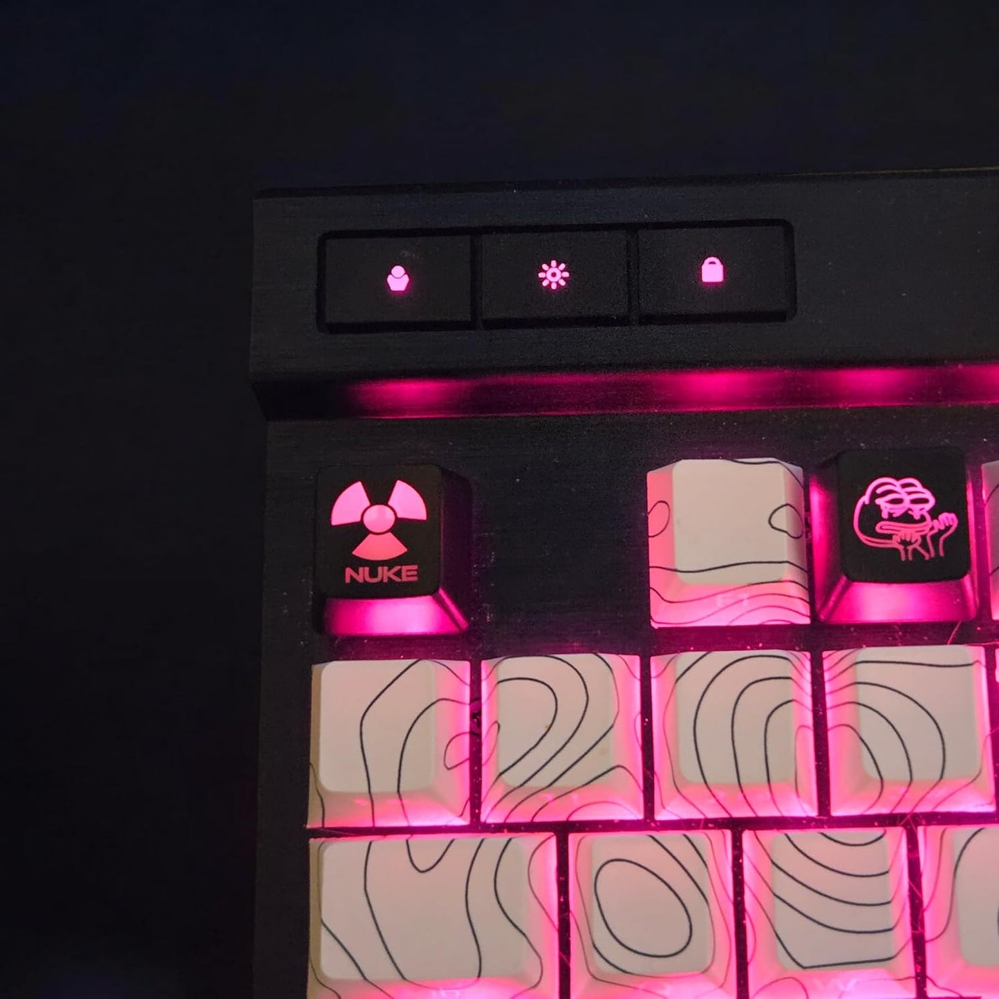Alien Backlit Keycap Set - Custom kecaps for Cherry MX Mechanical Keyboard, SA Profile, R4 Keycaps, Translucent Backlight, PC Gaming Gifts, Personalized Keycap (Alien/Escape Key)