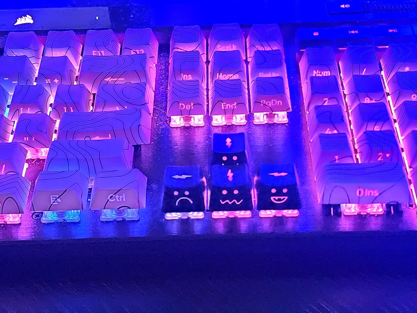 Alien Backlit Keycap Set - Custom kecaps for Cherry MX Mechanical Keyboard, SA Profile, R4 Keycaps, Translucent Backlight, PC Gaming Gifts, Personalized Keycap (Alien/Escape Key)