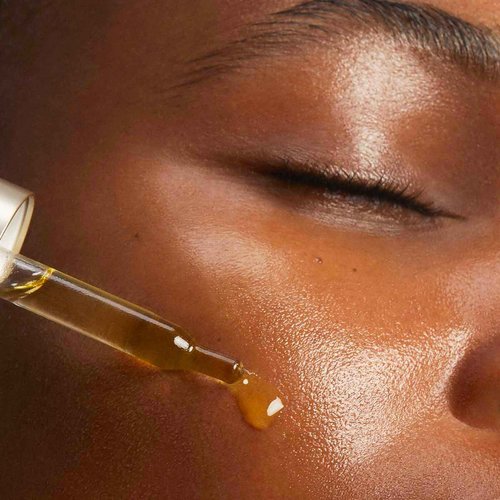 Clarins Santal Face Oil Treatment | Hydrates, Smoothes and Comforts Skin |Calms Redness and Irritations|Visibly Minimizes Fine Lines|Skin Is Immediately Soft*|100% Natural Plant Extracts|Dry Skin Type