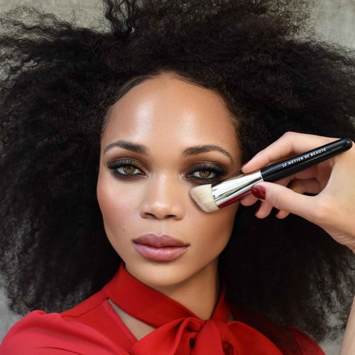 MĒTIER Peau Vierge Foundation Brush – Handcrafted – Dual-Fiber Precision for Smooth, Airbrush Application – Vegan & Cruelty-Free – Ideal for Blending, Contouring & Creating a Glowing, Polished Canvas