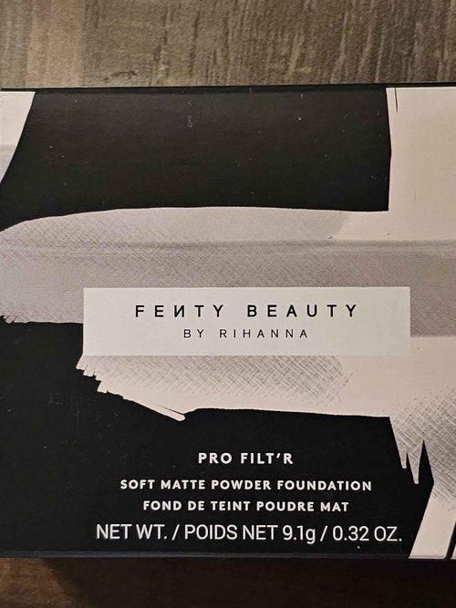 Fenty Beauty by Rihanna Pro Filt’r Soft Matte Longwear Powder Foundation 310