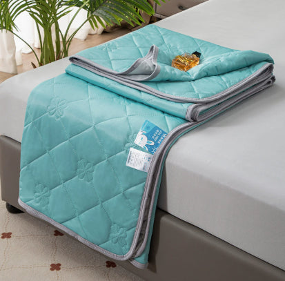 Summer Cool Fiber Quilt - Versatile Bedding for Home & Garden