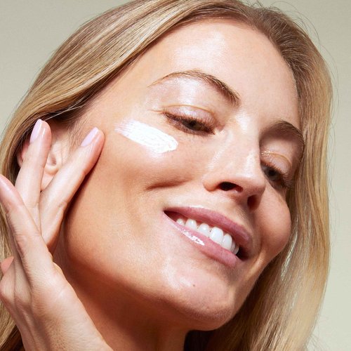 Clarins Extra-Firming Day Cream SPF 15 | Anti-Aging Moisturizer | UVA/UVB Protection | Visibly Regenerated, Firmer Skin* | Boosts Radiance