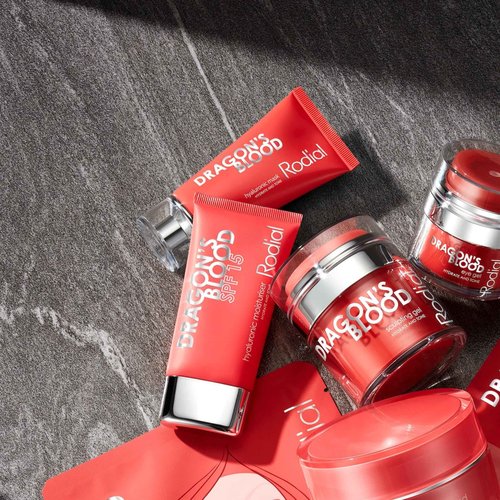 Rodial Dragons Blood Hyaluronic Mask, 1.7 fl. oz. - Moisturising Formula with Hyaluronic Acid for Dehydrated Skin, Soothing and Nourishing Face Mask for Plumped Complexion