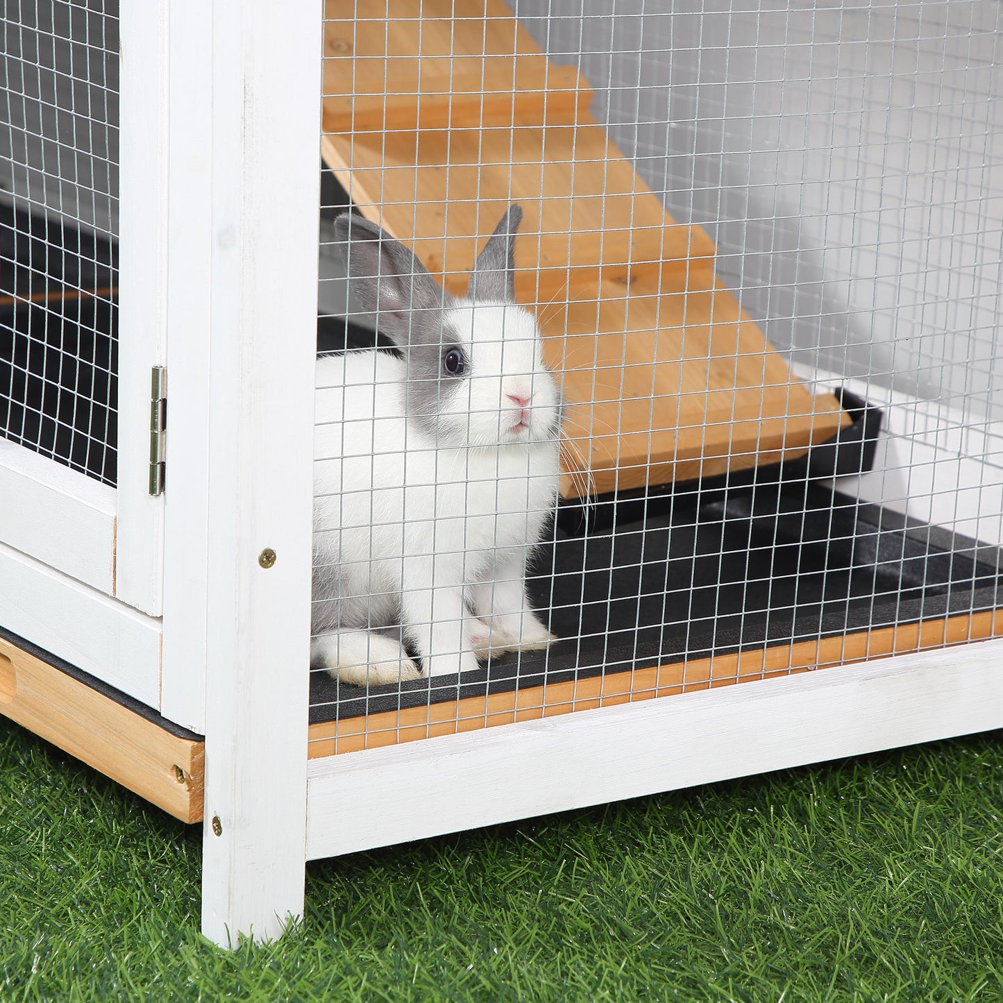 62-Inch Wooden Rabbit Hutch with Run Area, Removable Tray, Lockable Doors