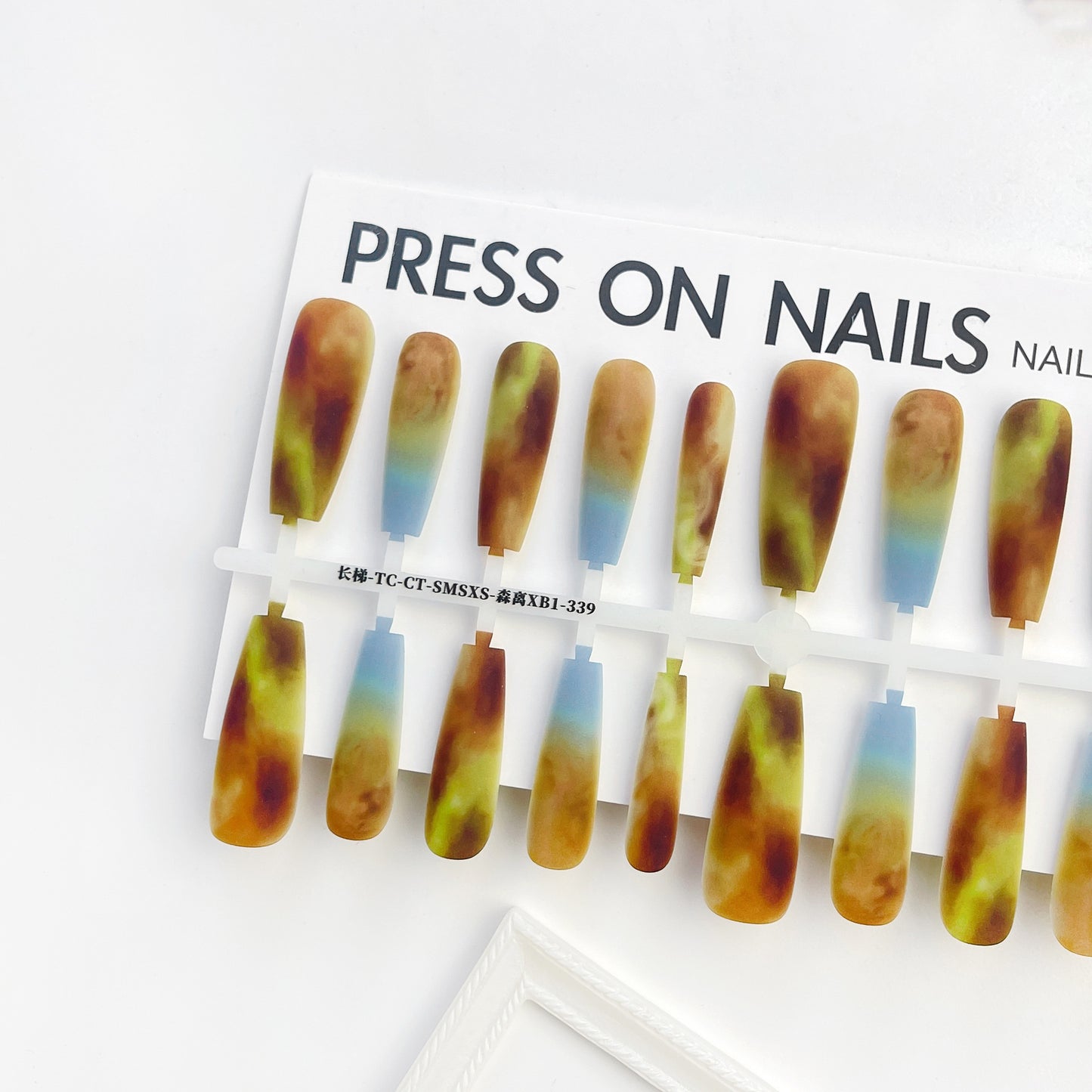 Gradient Autumn & Winter Nail Art Kit with Colorful Nail Stickers and Sealing Layers