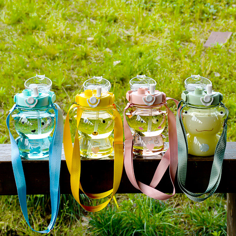 Children's Large-Capacity Bear-Shaped Plastic Straw Cup - Leak-Proof Drinkware