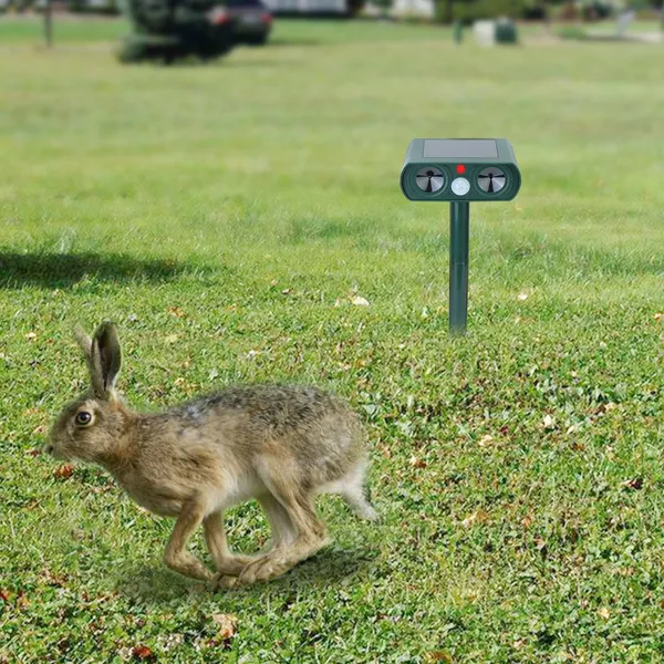 Ultrasonic Rat Repellent Solar Pest Control Device for Gardens & Farms