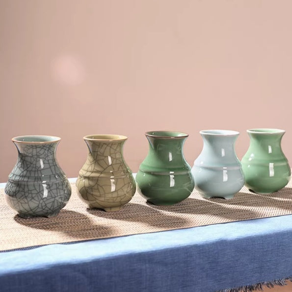 Minimalist Ceramic Flower Vase - Small Home Decor Ornament