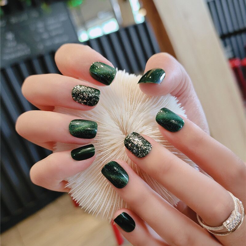 Green Fake Nail Patches - Removable Nail Art Stickers, 24 Pieces