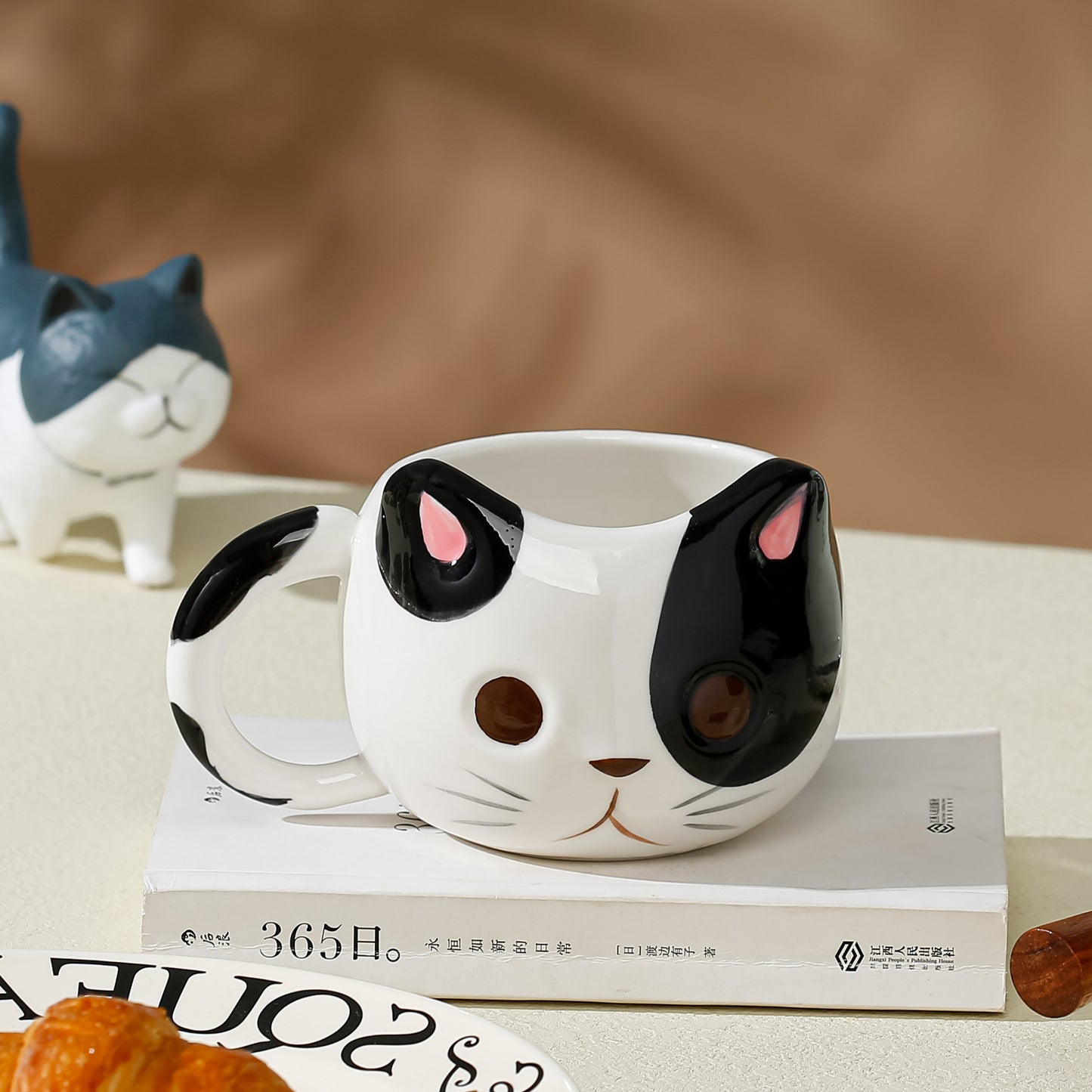 Cute Hand-Painted Ceramic Cat Mug - 430ml Creative Kitchen Drinkware