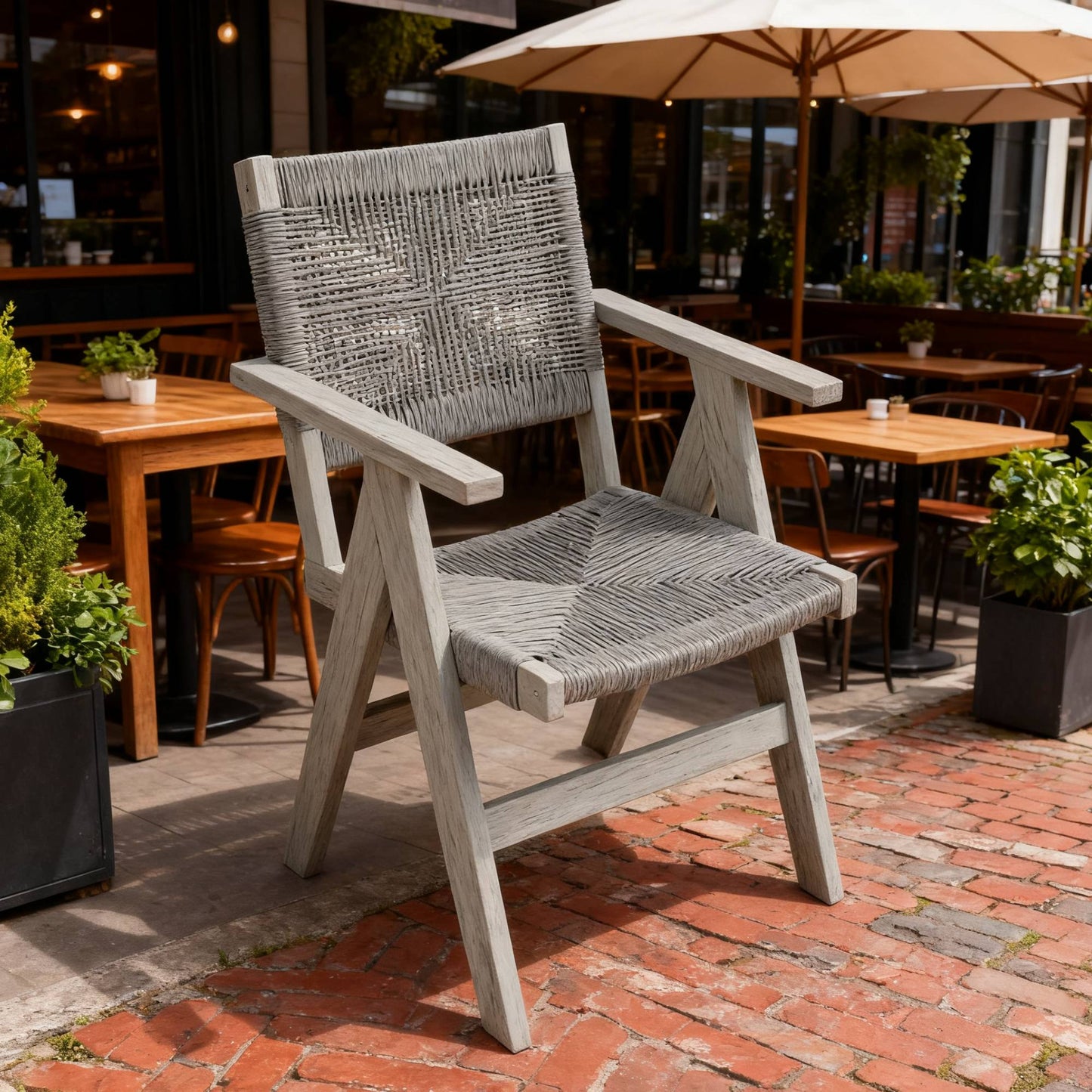 HIPS All-Season Dining Chair Suitable For Garden Dinners & Versatile
