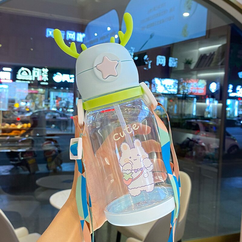 Large Capacity Cartoon Antlers Plastic Drinking Cup with Straw - 600ML, Multiple Colors