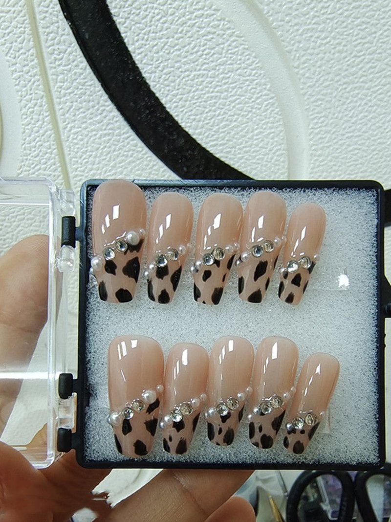 Leopard Print Press-On Nails - 10pc Manicure Set