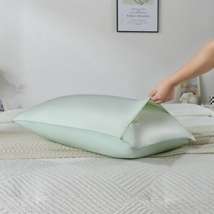 Mulberry Silk Pillowcase - Smooth, Luxurious Bedding for Sleep