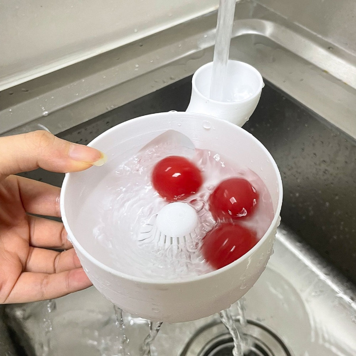 Vegetable and Fruit Cleaning Device Kitchen Food Wash Tool