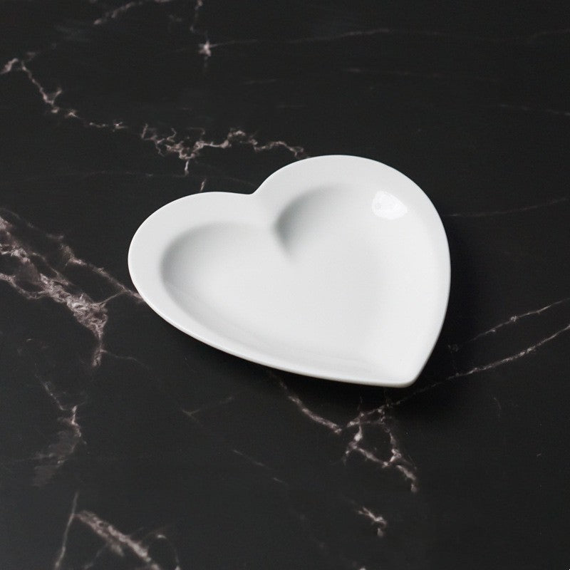 White Ceramic Heart-Shaped Plate - Modern Dinnerware for Home & Kitchen