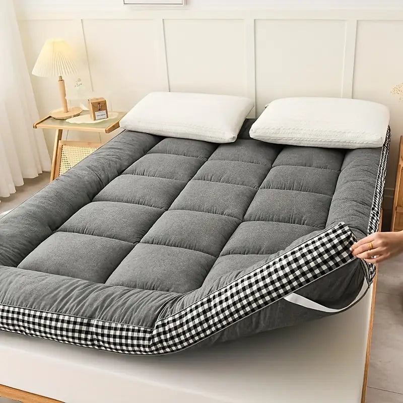 Queen Size Checkered Mattress with 3D Edges - Gray