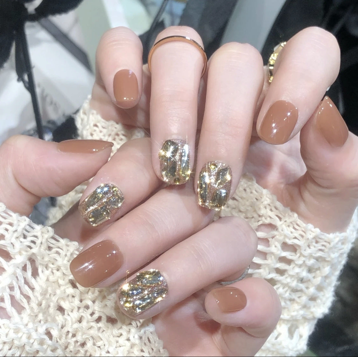 Women's Nail Art Kit with Detachable Color Variants - Spicy White Armor Design