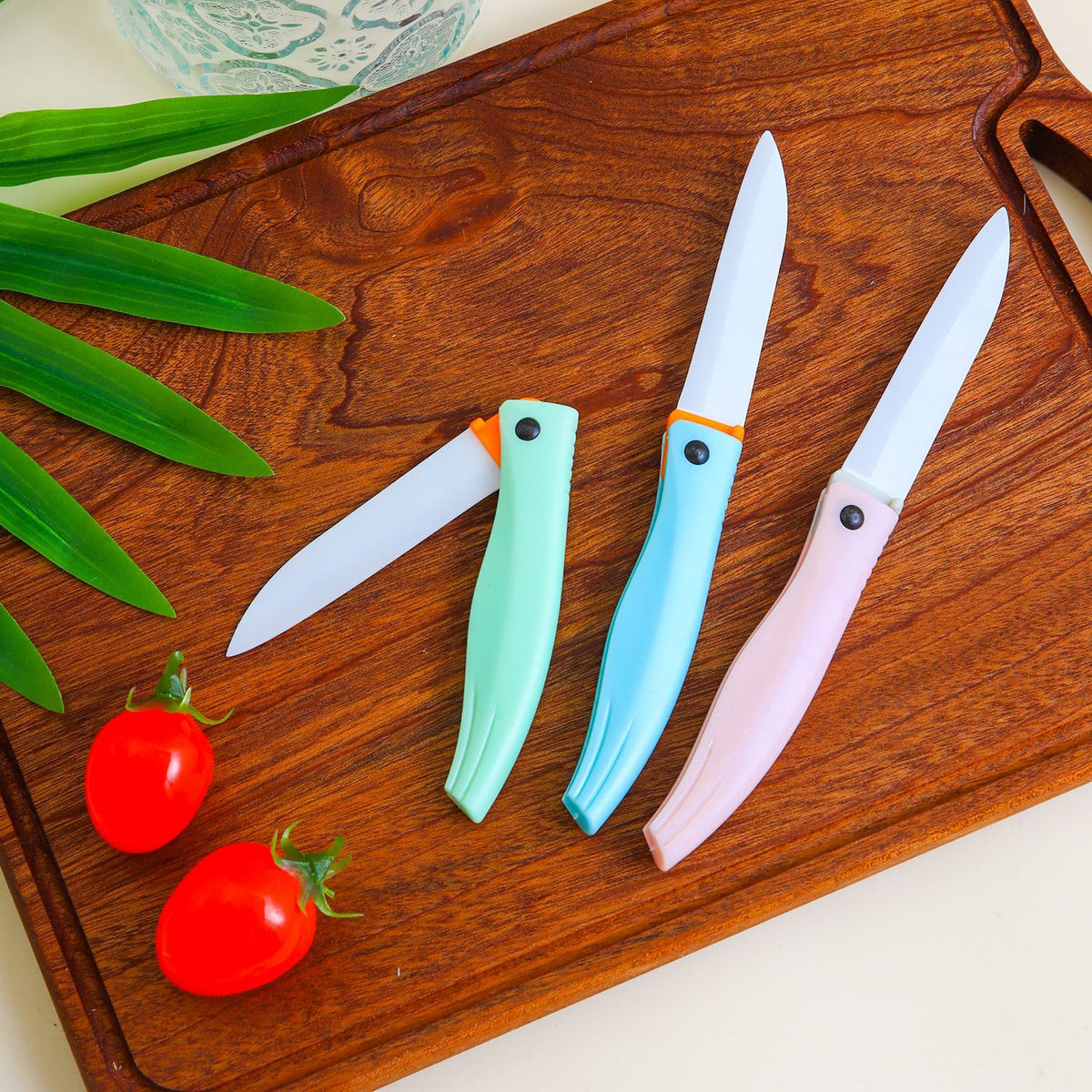 Portable Folding Fruit Knife - Ceramic Blade, Modern Design