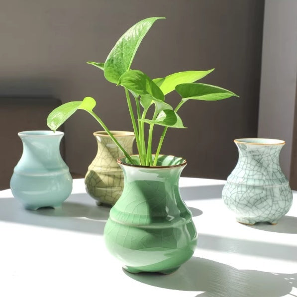 Minimalist Ceramic Flower Vase - Small Home Decor Ornament