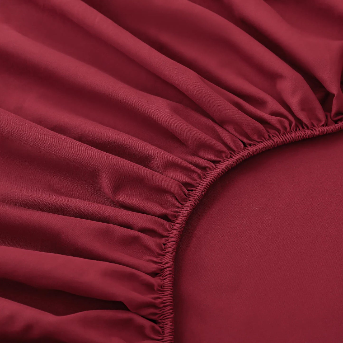 Four-Piece Bedding Set - Cloud-Like Comfort, Wine Red
