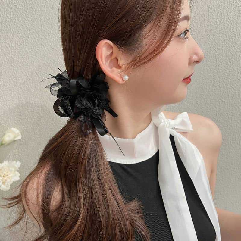 Camellia Feather Grip Hair Clip - Black
