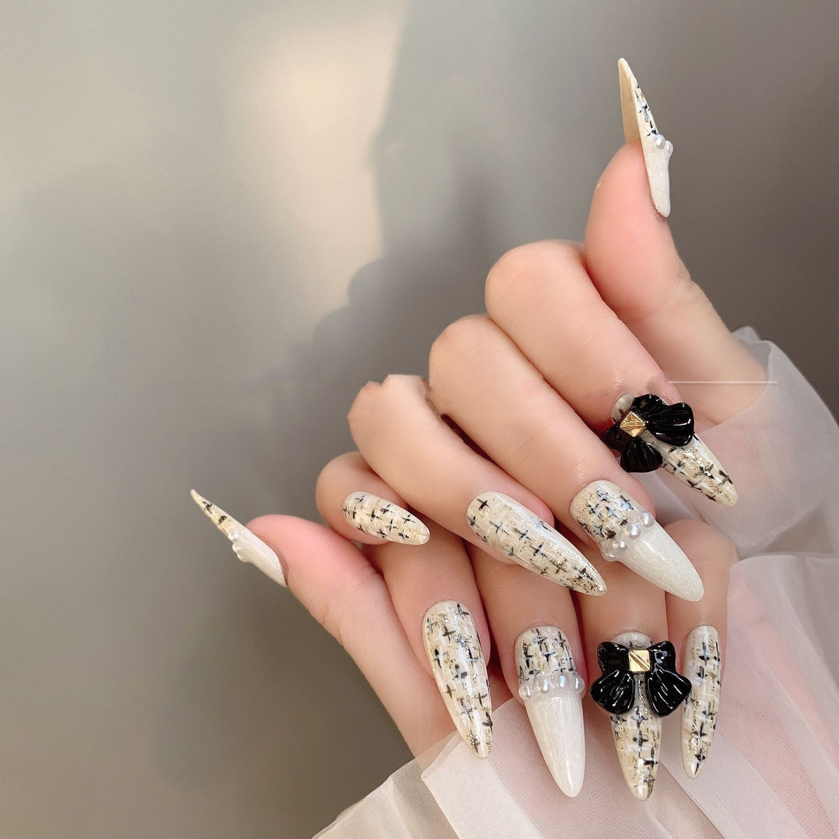 Tweed Bow Nail Art Press-On Set - Multiple Sizes