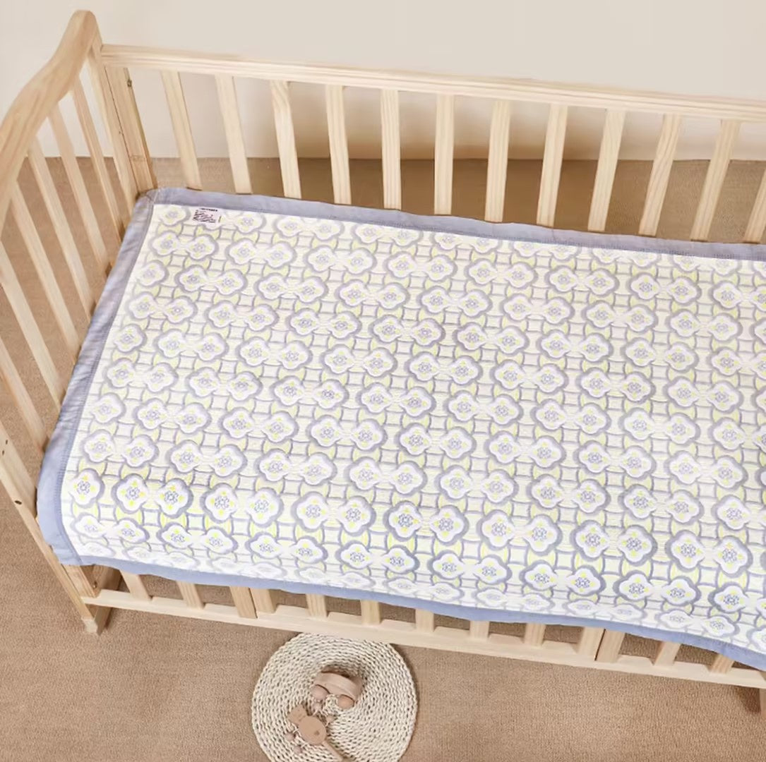 Six-Layer Cotton Gauze Cooling Mat for Babies and Moms - Soft Bedding
