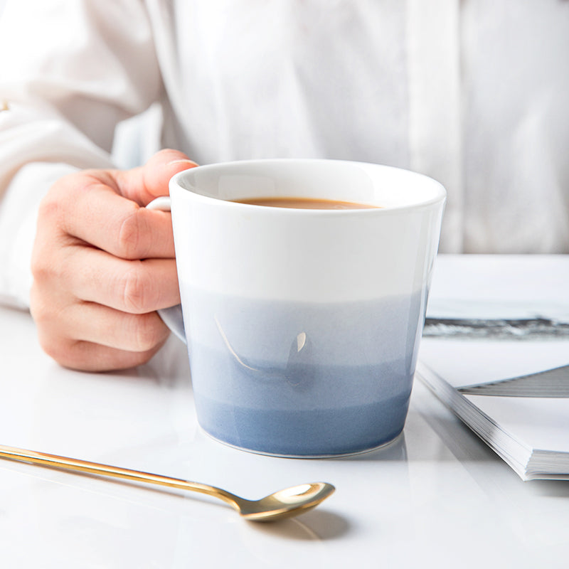 Large Diameter Gradient Color Ceramic Mug with Optional Spoon - Stylish Home Drinkware