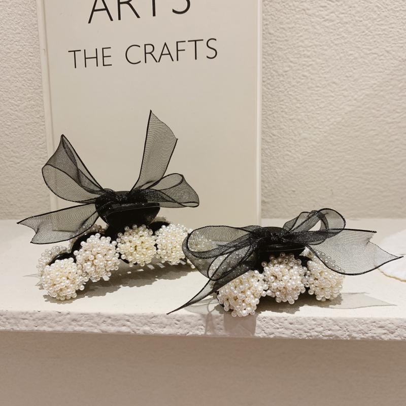 Pearl Claw Hair Clip - Multiple Sizes