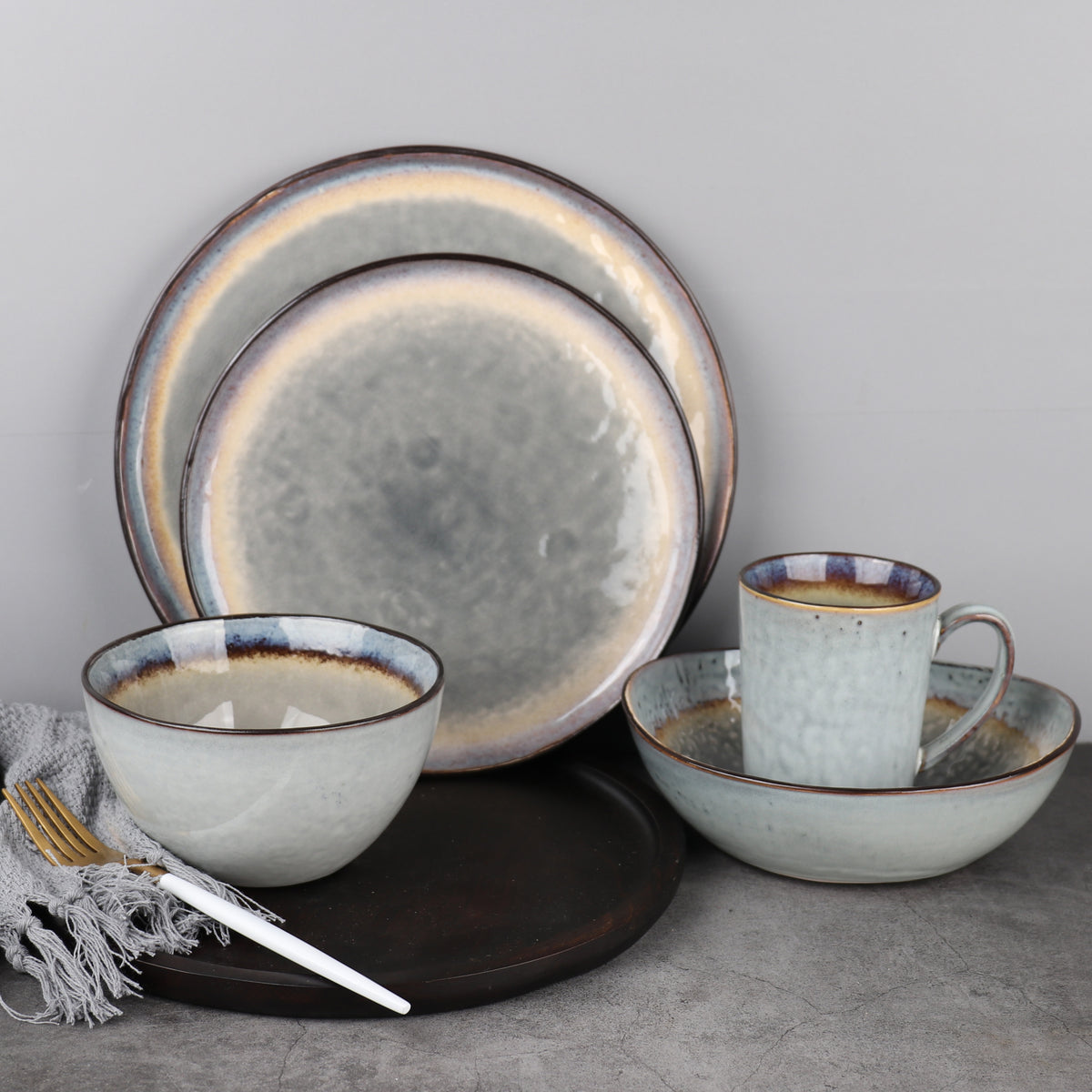 Japanese Style Retro Ice Cracked Glaze Porcelain Plate Bowl Cup Set