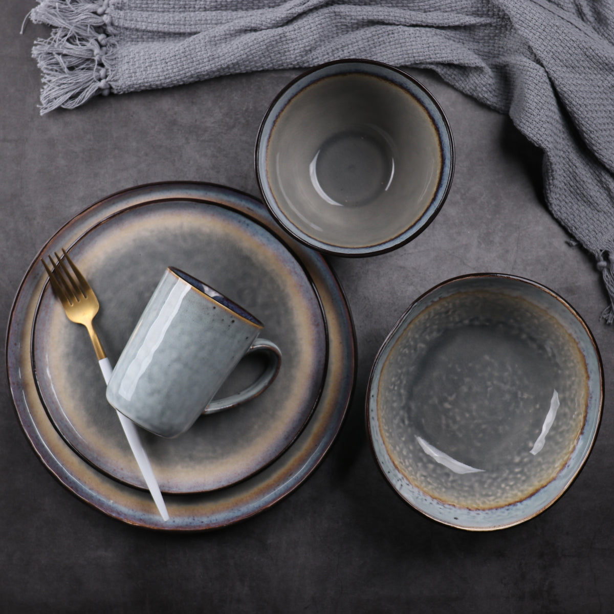 Japanese Style Retro Ice Cracked Glaze Porcelain Plate Bowl Cup Set