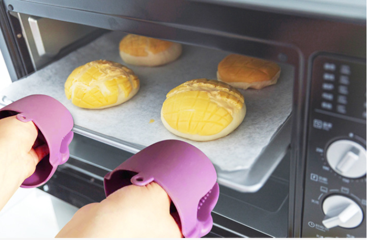 Waterproof Silicone Oven Heat Insulation Gloves - Heat-Resistant Kitchen Safety Gear