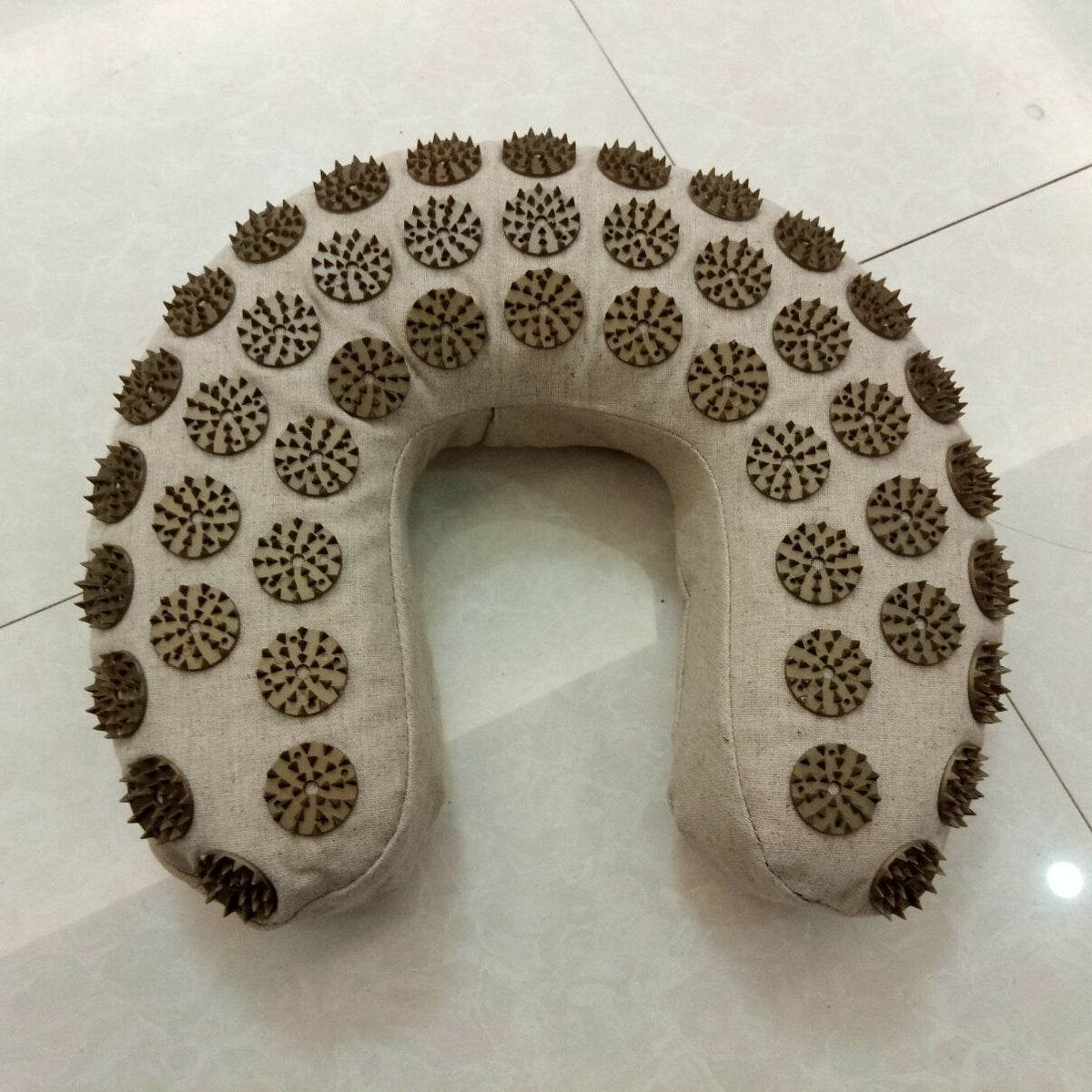 Organic Linen U-Shaped Acupuncture Pillow for Neck Support - Gold Buckle
