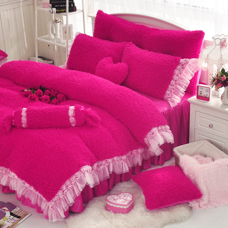 Four-Piece Coral Fleece Bedding Set with Quilt and Bed Skirt - Autumn & Winter Warmth