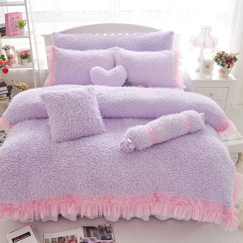 Four-Piece Coral Fleece Bedding Set with Quilt and Bed Skirt - Autumn & Winter Warmth