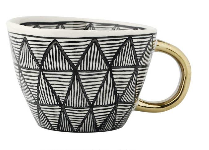 Large Capacity Ceramic Mug for Coffee Tea Water - Hand-Painted Irregular Design