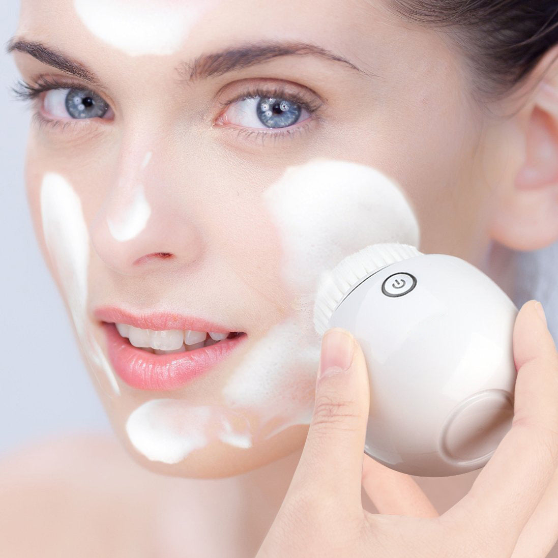 Wireless Ultrasonic Pore Cleaner for Facial Skin Care - White