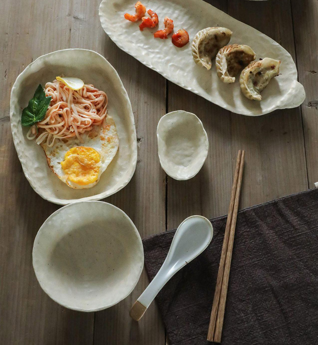 Hand-Squeezed Ceramic Dinner Plate Set - Irregular Shape & Personalized Design